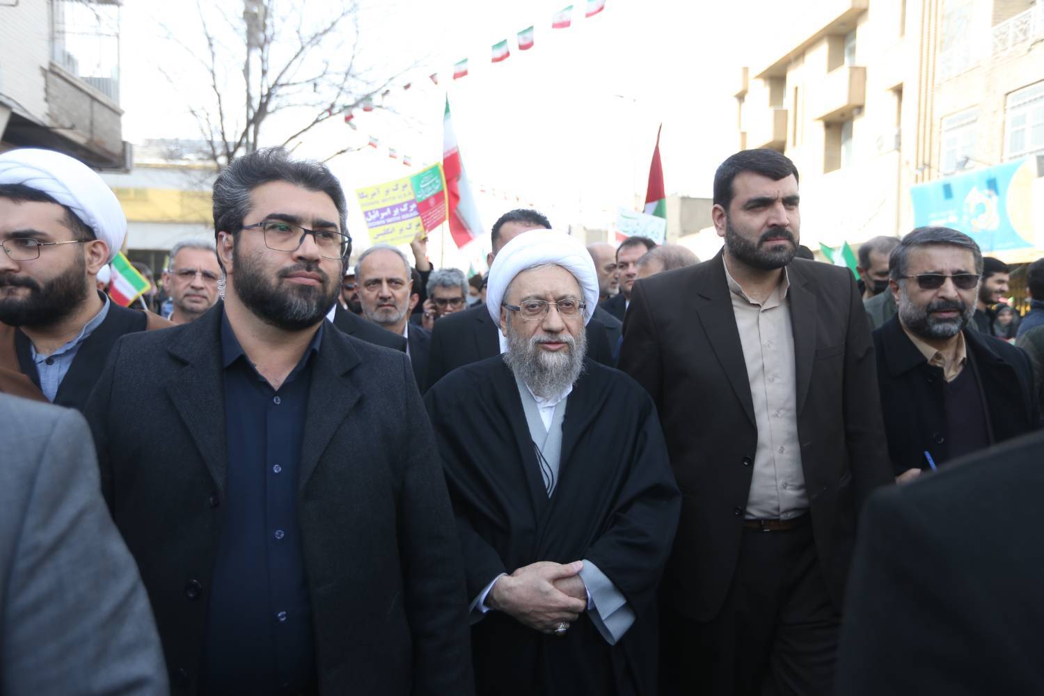 گزارش تصویری حضور آیت الله آملی لاریجانی در راهپیمایی یوم الله 22 بهمن در شهر مقدس قم