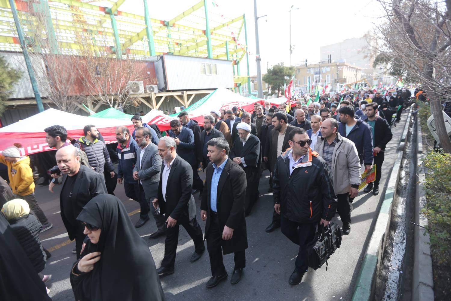 گزارش تصویری حضور آیت الله آملی لاریجانی در راهپیمایی یوم الله 22 بهمن در شهر مقدس قم