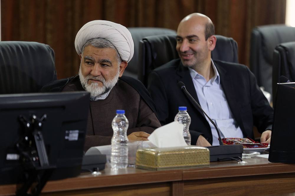 پایان بررسی طرح «حمایت از مالکیت صنعتی» و آغاز بررسی طرح «الزام به ثبت رسمی معاملات اموال غیرمنقول» پایان بررسی طرح «حمایت از مالکیت صنعتی» و آغاز بررسی طرح «الزام به ثبت رسمی معاملات اموال غیرمنقول»