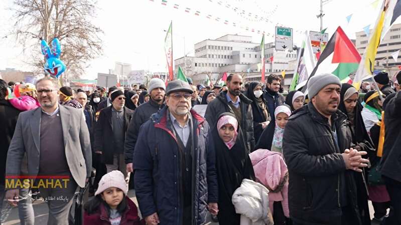 گزارش تصویری حضور دبیرمجمع تشخیص مصلحت نظام در راهپیمایی روز ۲۲ بهمن در تهران