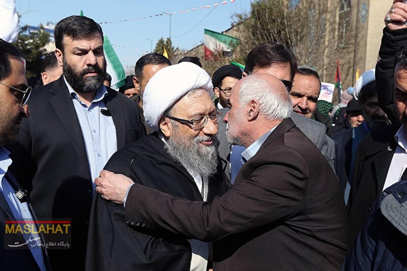 گزارش تصویری حضور رئیس مجمع تشخیص مصلحت نظام در راهپیمایی 22 بهمن شهر مقدس قم
