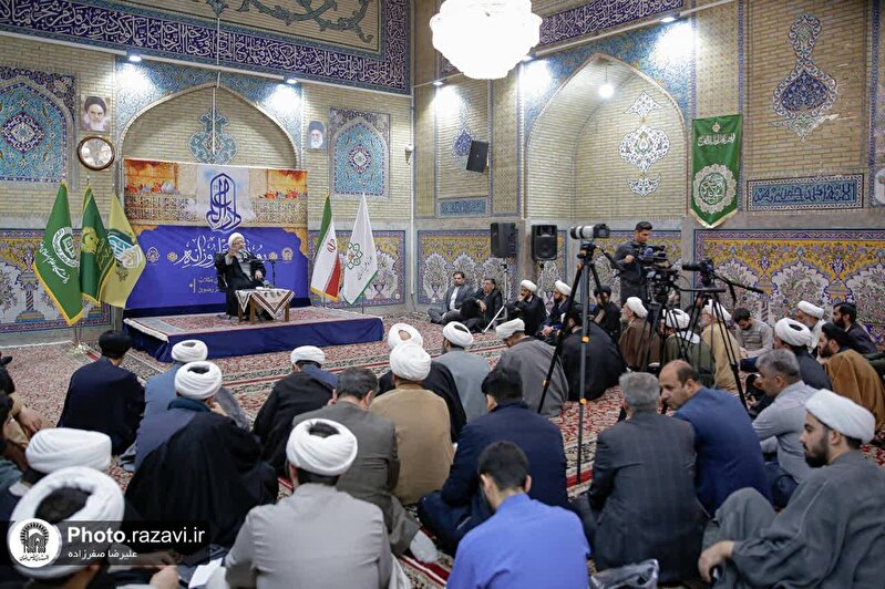 گزارش تصویری حضور آیت‌الله صادق آملی لاریجانی در مدرسه دارالعلم حرم مطهر رضوی / 11 دی 1404