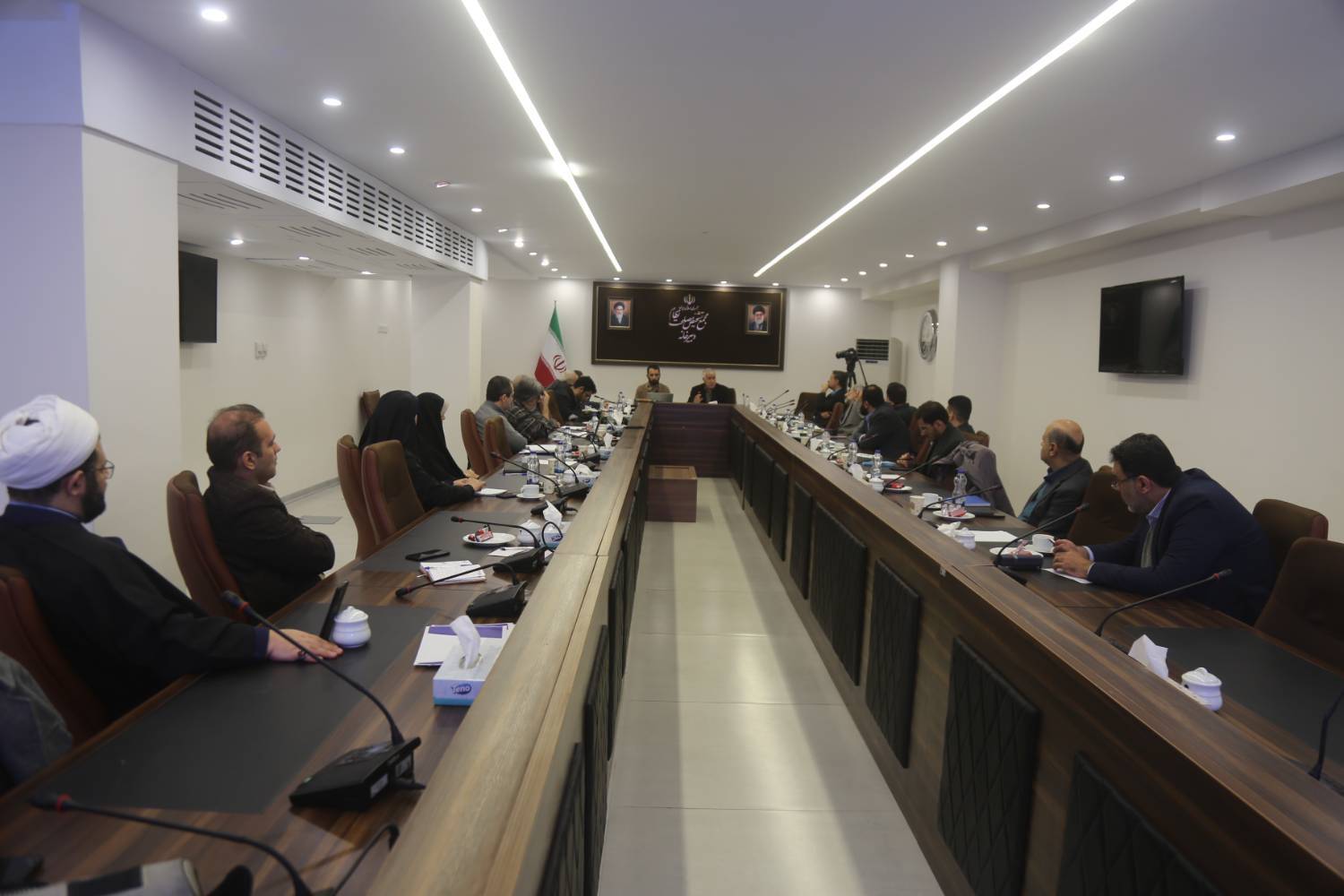 بررسی تعدد شوراهای مقرره‌گذار در دهمین نشست تبیین سیاست‌های کلی نظام قانون‌گذاری