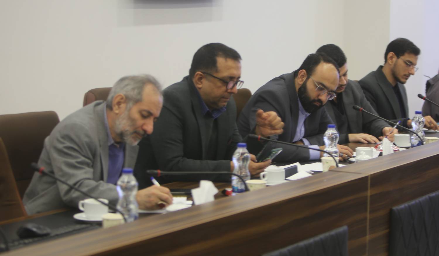 بررسی تعدد شوراهای مقرره‌گذار در دهمین نشست تبیین سیاست‌های کلی نظام قانون‌گذاری