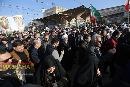 گزارش تصویری حضور آیت الله آملی لاریجانی در راهپیمایی حماسی مردم قم در 22 دیماه 1404