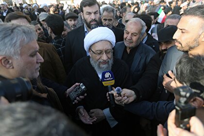 فیلم/ حضور آیت الله آملی لاریجانی در راهپیمایی یوم الله 22 دی