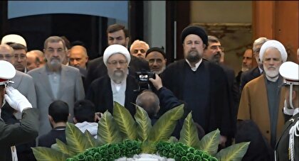 فیلم/ تجدید میثاق اعضای مجمع تشخیص مصلحت نظام با آرمان های امام راحل و شهدا/16 بهمن 1404