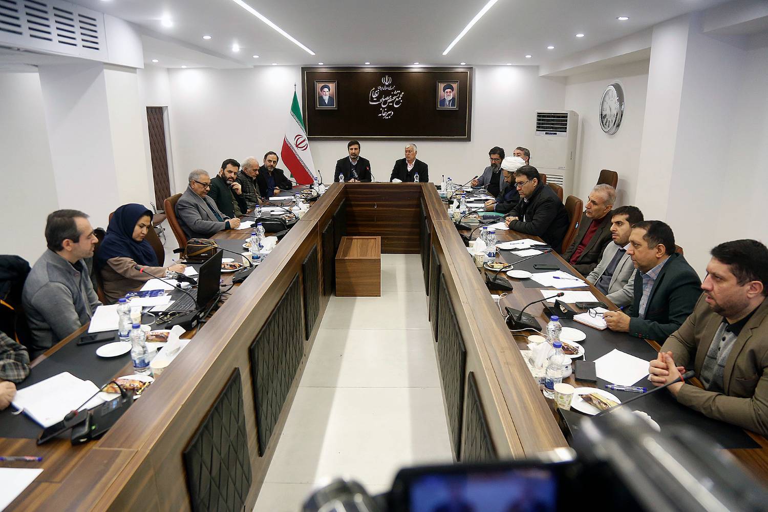 بررسی بند هفتم سیاست‌های کلی نظام قانون‌گذاری با توجه به اصل ۵۲ قانون اساسی