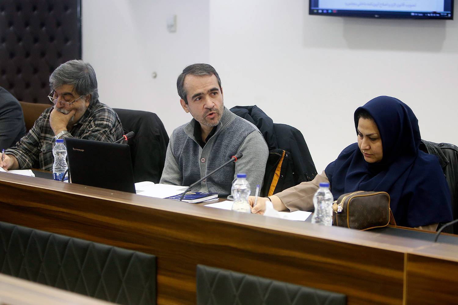 بررسی بند هفتم سیاست‌های کلی نظام قانون‌گذاری با توجه به اصل ۵۲ قانون اساسی