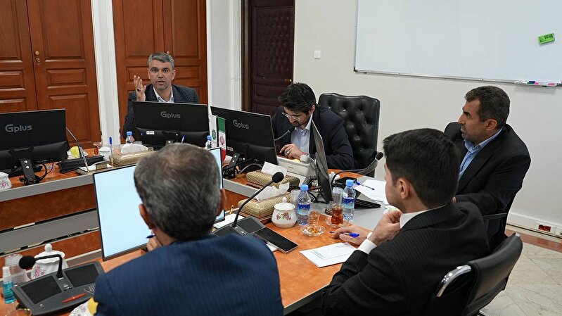 تصاویر نشست مشترک رئیس سازمان امور مالیاتی و رئیس کمیسیون اقتصادی دبیرخانه مجمع