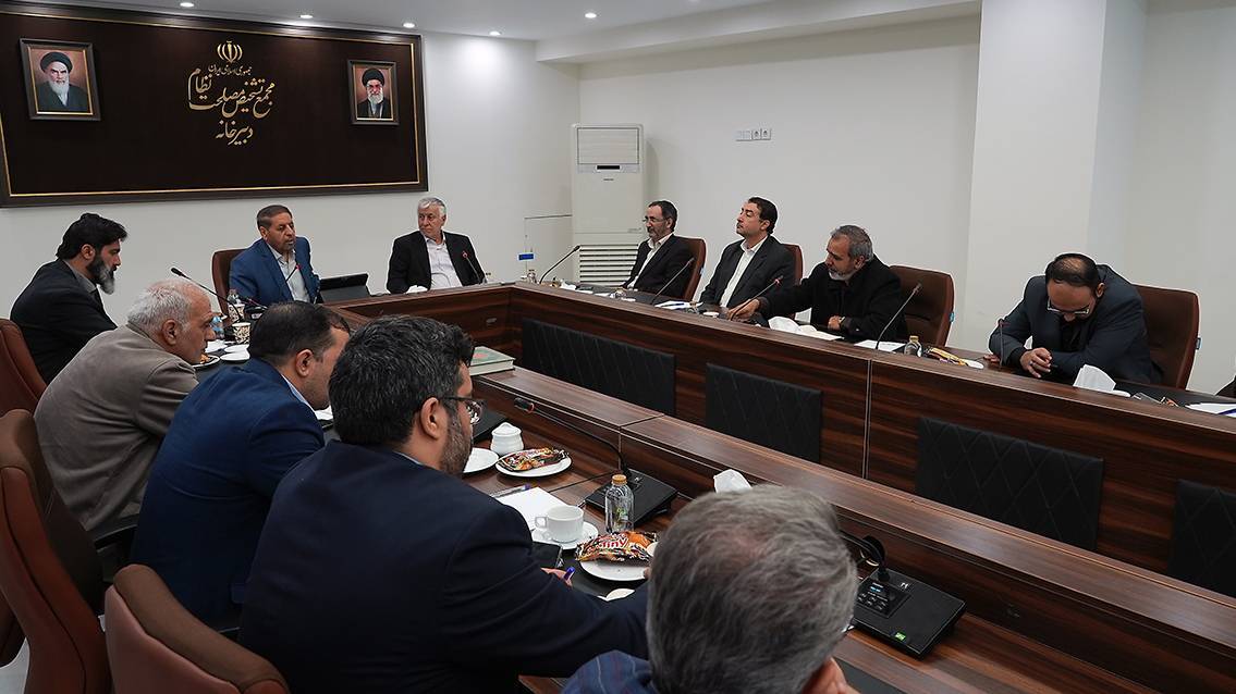 تبیین سیاست های نظام قانون گذاری وظیفه دانشگاه ها و نهادهای ذی ربط است