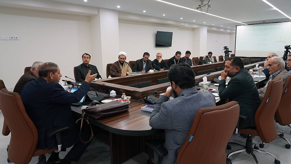 برنامه های تبیینی نقش اساسی در اجرای سیاست های کلی نظام دارد برنامه های تبیینی نقش اساسی در اجرای سیاست های کلی نظام دارد