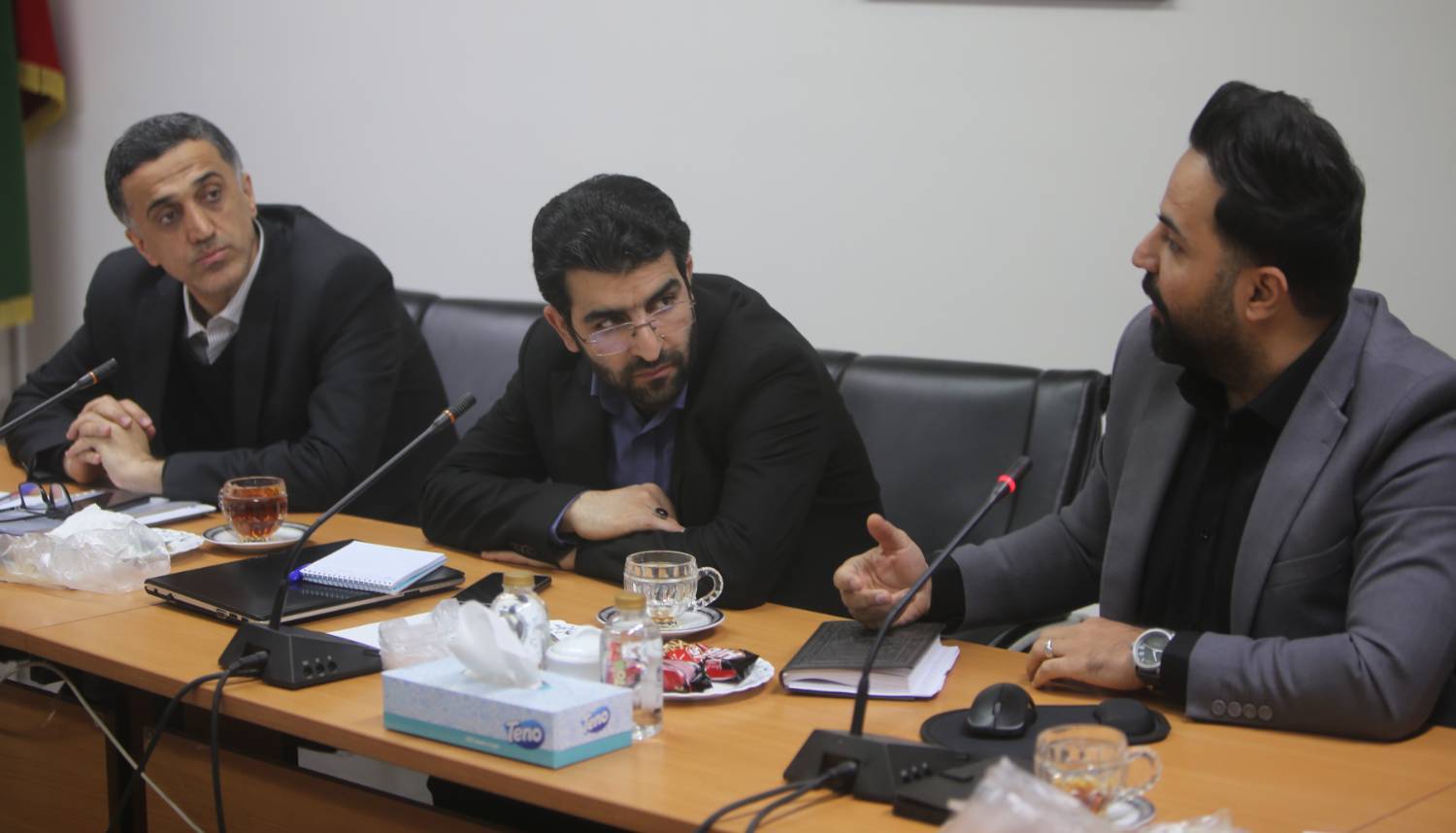 عملکرد بانک مرکزی در کمیسیون اقتصادی دبیرخانه مجمع بررسی شد