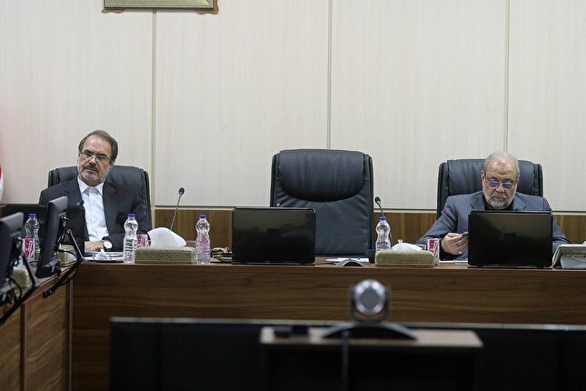 گزارش تصویری جلسه هیات عالی نظارت با موضوع ادامه بررسی «نقشه راه نظارت بر سیاست های کلی با هدف مهار چالش های اقتصادی کشور» /5 آذر 1404