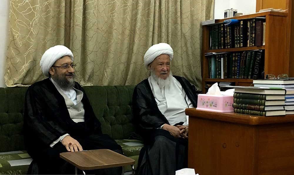 تصاویر دیدار آیت‌الله آملی لاریجانی با مرحوم آیت‌الله العظمی اسحاق فیاض