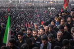 اقامه نماز بر پیکر مطهر رهبر شهید انقلاب و خانواده ایشان