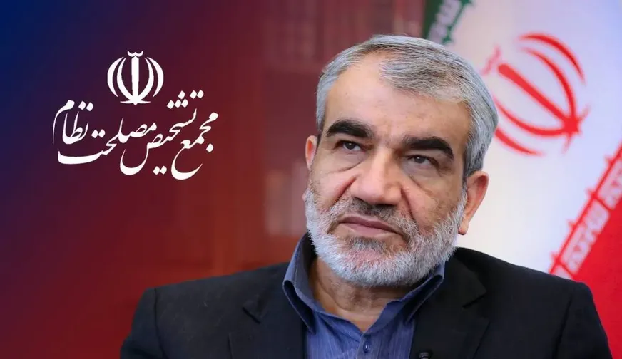 تنگه هرمز را سربازان این سرزمین نگه می دارند و مرزهای اندیشه را خبرنگاران