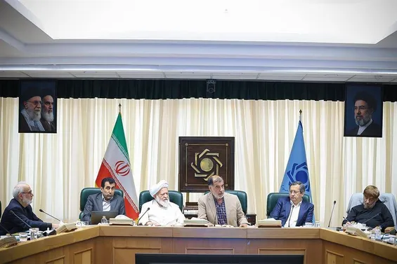 نشست مشترک کمیسیون اقتصادی مجمع تشخیص مصلحت با رئیس کل بانک مرکزی در مورد وضعیت بازار ارز
