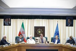 نشست مشترک کمیسیون اقتصادی مجمع تشخیص مصلحت با رئیس کل بانک مرکزی در مورد وضعیت بازار ارز