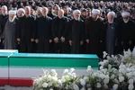 اقامه نماز بر پیکر مطهر رهبر شهید انقلاب و خانواده ایشان