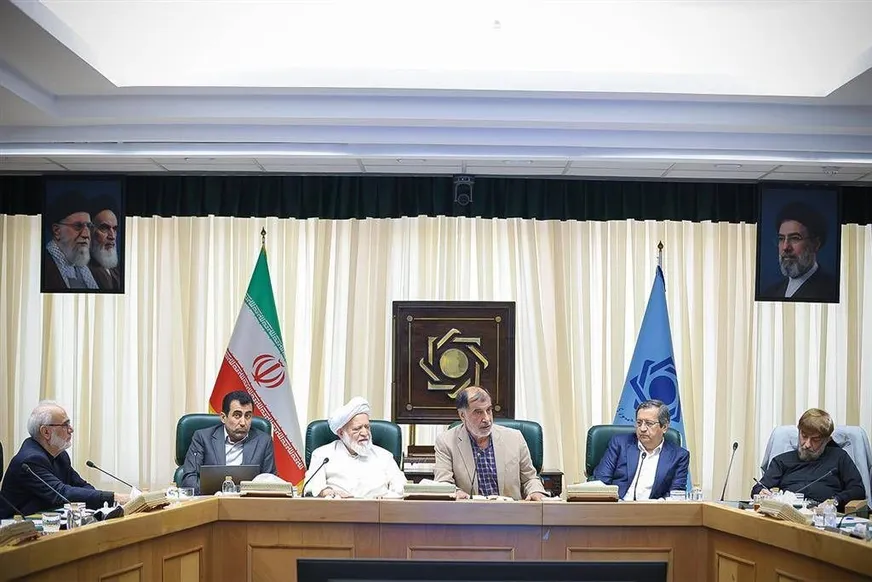 نشست مشترک کمیسیون اقتصادی مجمع تشخیص مصلحت با رئیس کل بانک مرکزی در مورد وضعیت بازار ارز