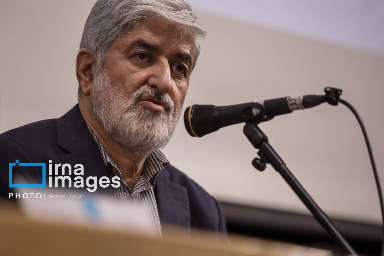 مراسم یادبود شهید لاریجانی در دانشگاه تهران برگزار شد مراسم یادبود شهید لاریجانی در دانشگاه تهران برگزار شد