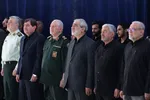 اقامه نماز بر پیکر مطهر رهبر شهید انقلاب و خانواده ایشان
