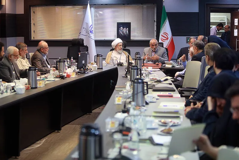 گزارش تصویری  جلسه کمیسیون علمی، فرهنگی و اجتماعی مجمع تشخیص با موضوع بررسی راهکار های پیشگیری، کنترل و کاهش آسیب­ های اجتماعی